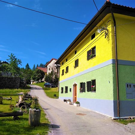 Apartmaji Pr-Gujlu Sela Nad Podmelcem 5220 Tolmin Podmelec Bagian luar foto