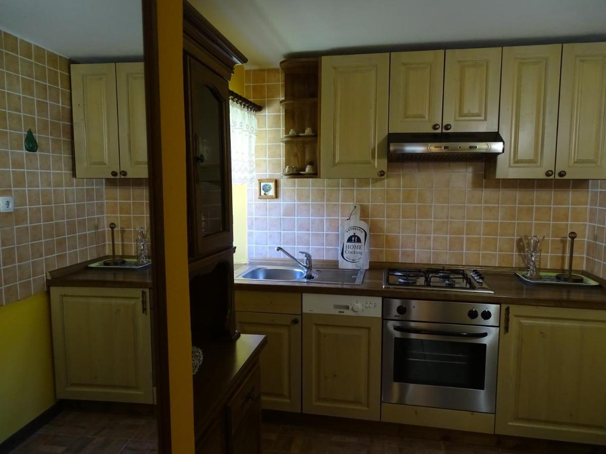 Apartmaji Pr-Gujlu Sela Nad Podmelcem 5220 Tolmin Podmelec Bagian luar foto