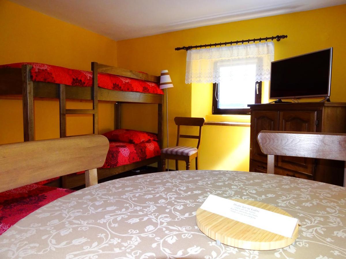 Apartmaji Pr-Gujlu Sela Nad Podmelcem 5220 Tolmin Podmelec Bagian luar foto