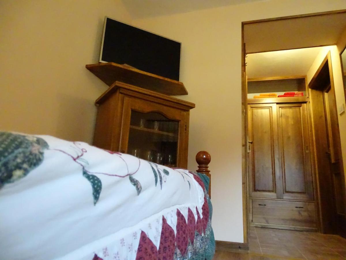Apartmaji Pr-Gujlu Sela Nad Podmelcem 5220 Tolmin Podmelec Bagian luar foto
