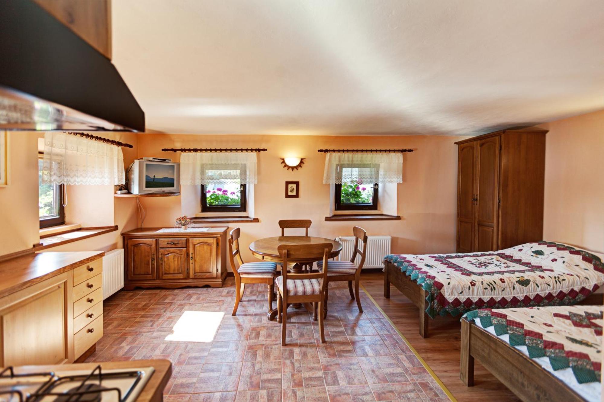 Apartmaji Pr-Gujlu Sela Nad Podmelcem 5220 Tolmin Podmelec Bagian luar foto