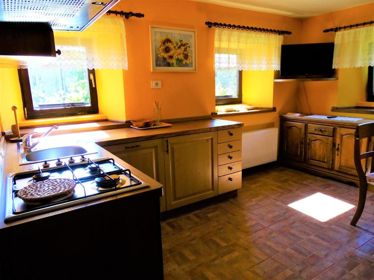 Apartmaji Pr-Gujlu Sela Nad Podmelcem 5220 Tolmin Podmelec Bagian luar foto