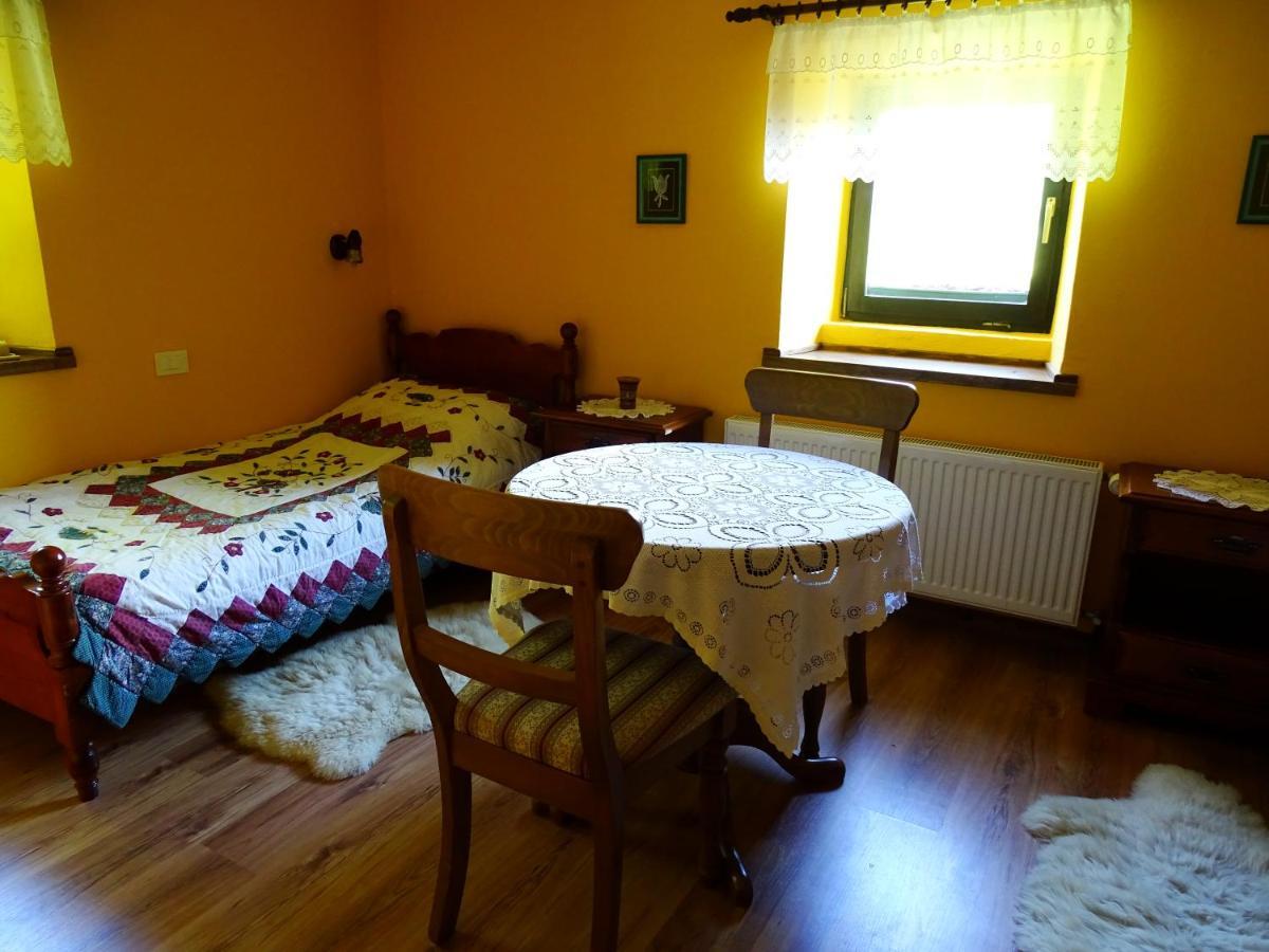 Apartmaji Pr-Gujlu Sela Nad Podmelcem 5220 Tolmin Podmelec Bagian luar foto