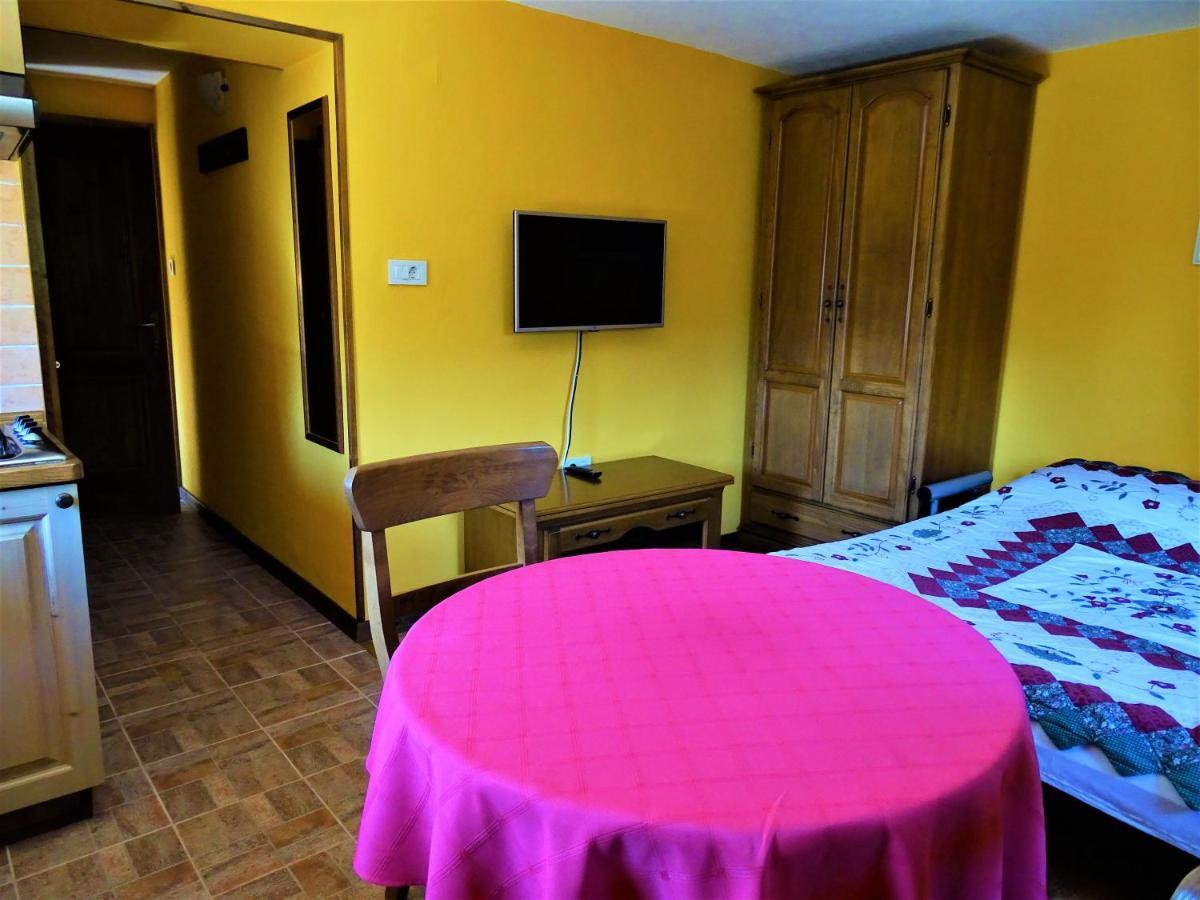 Apartmaji Pr-Gujlu Sela Nad Podmelcem 5220 Tolmin Podmelec Bagian luar foto