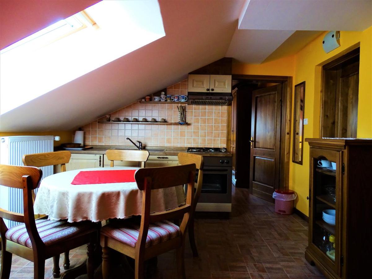 Apartmaji Pr-Gujlu Sela Nad Podmelcem 5220 Tolmin Podmelec Bagian luar foto