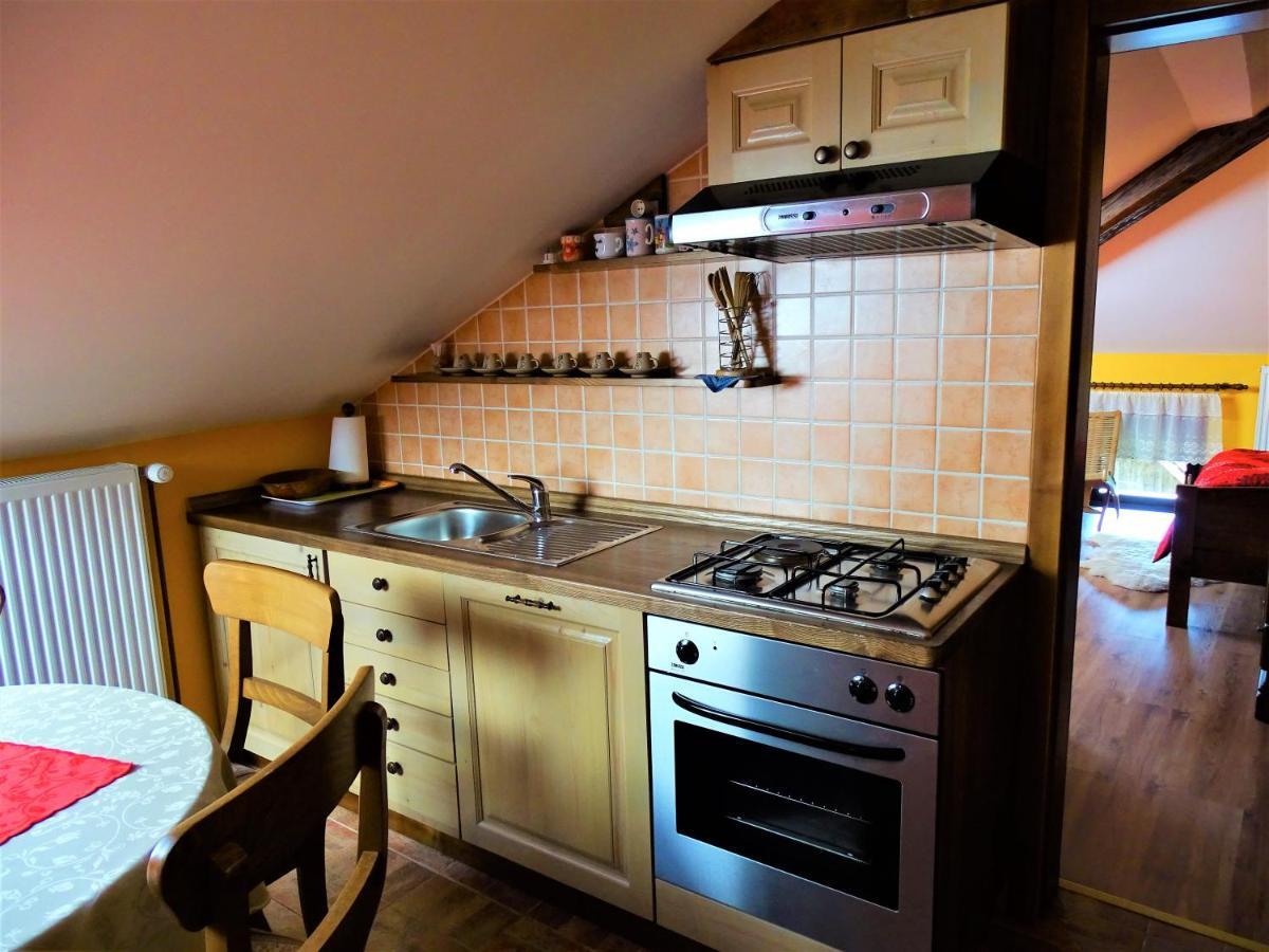 Apartmaji Pr-Gujlu Sela Nad Podmelcem 5220 Tolmin Podmelec Bagian luar foto
